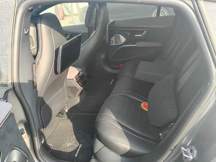 Фото 8 - Mercedes-Benz EQS AMG