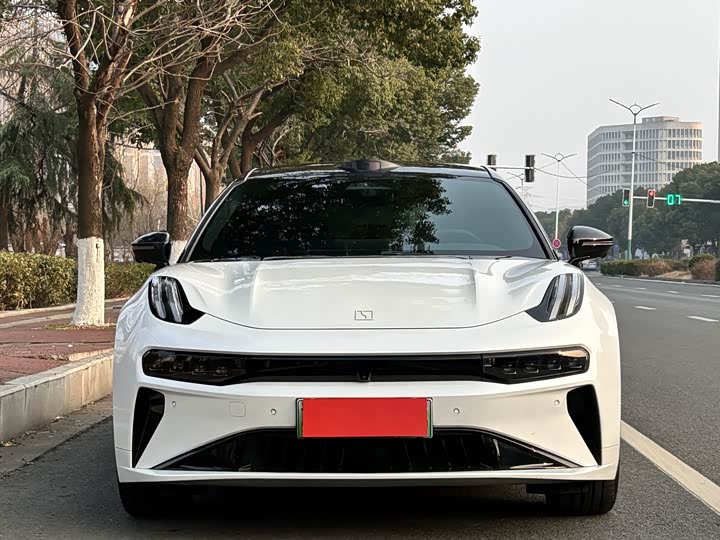 Фото 2 - Zeekr 001