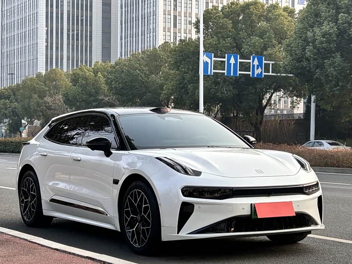 Фото 3 - Zeekr 001