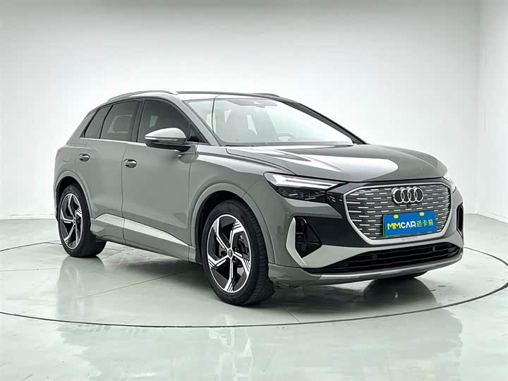 Фото 2 - Audi Q4 e-tron