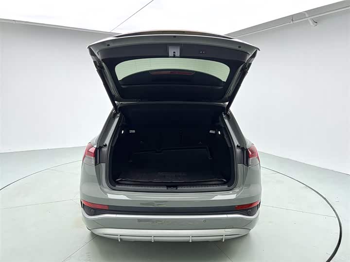 Фото 8 - Audi Q4 e-tron