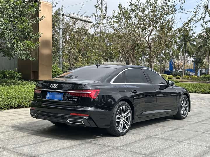 Фото 6 - Audi A6L