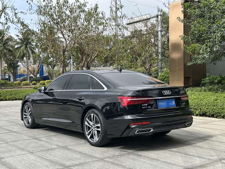 Фото 7 - Audi A6L