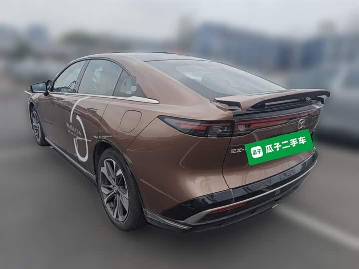 Фото 9 - Mazda EZ-6