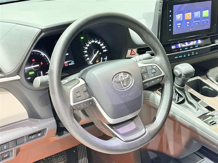 Фото 7 - Toyota Sienna