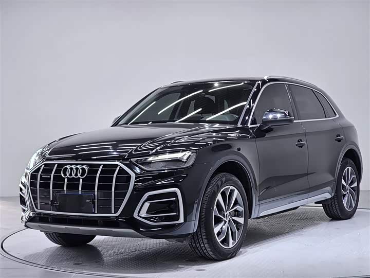 Фото 1 - Audi Q5L