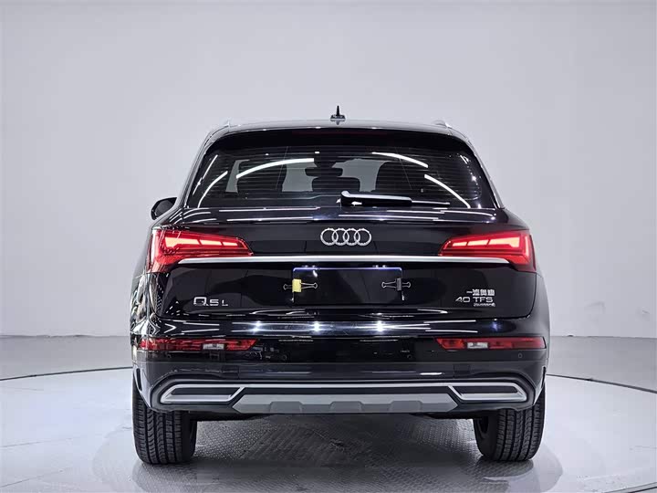Фото 9 - Audi Q5L