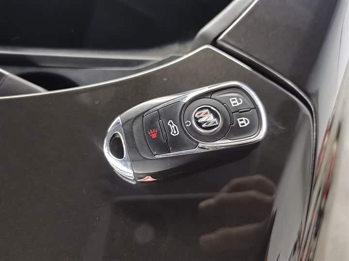 Фото 9 - Buick GL8 ES