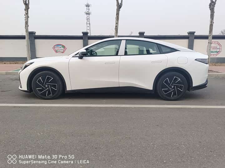Фото 4 - BAIC Arcfox Alpha S5