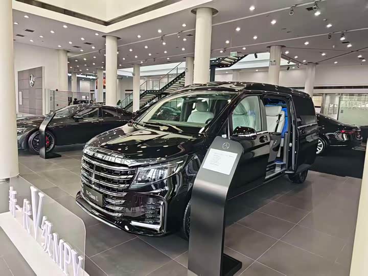 Фото 1 - Mercedes-Benz V-Class