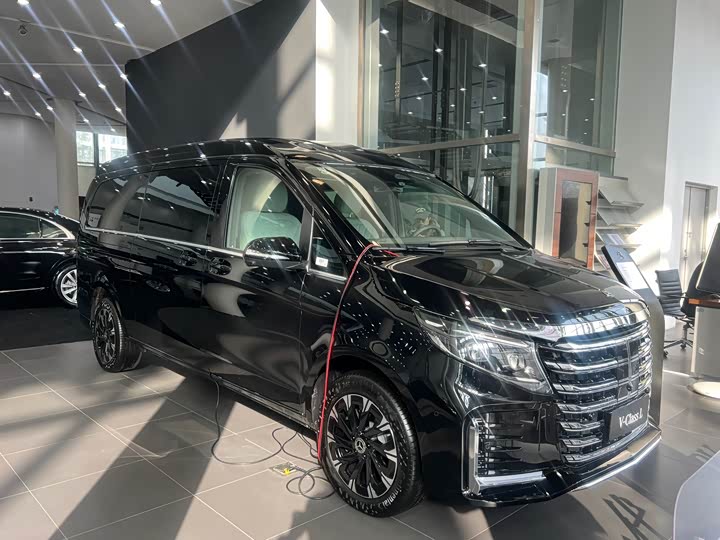 Фото 3 - Mercedes-Benz V-Class