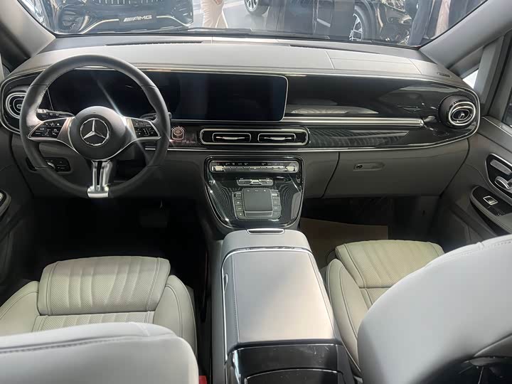 Фото 7 - Mercedes-Benz V-Class