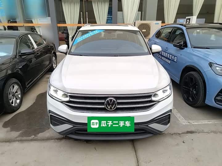 Фото 3 - Volkswagen Tiguan L Pro