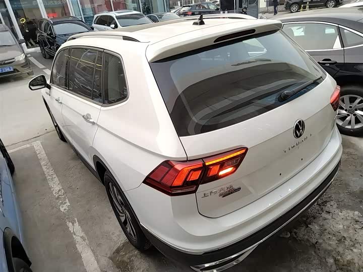 Фото 5 - Volkswagen Tiguan L Pro