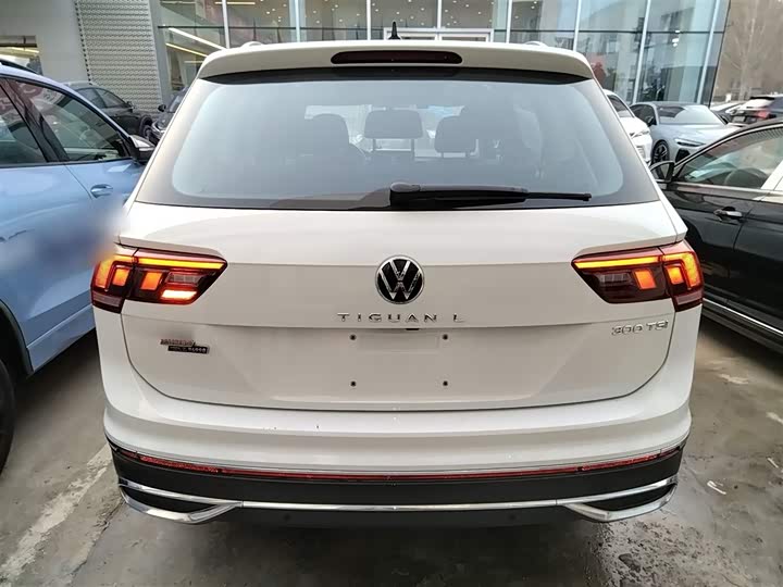 Фото 6 - Volkswagen Tiguan L Pro