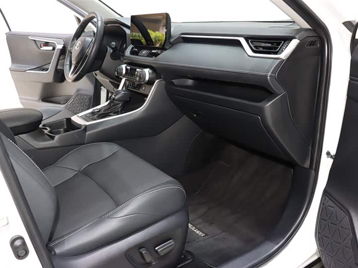 Фото 8 - Toyota Wildlander