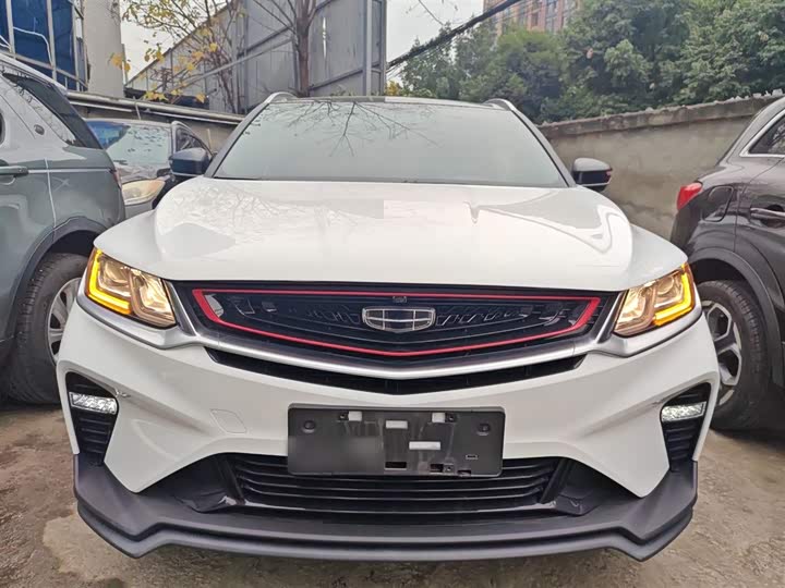 Фото 3 - Geely Coolray