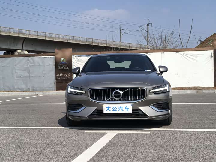 Фото 2 - Volvo S60