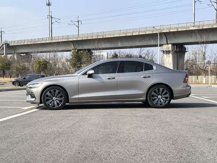Фото 3 - Volvo S60