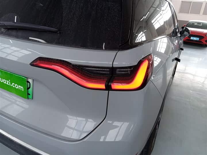 Фото 8 - Nio ES8