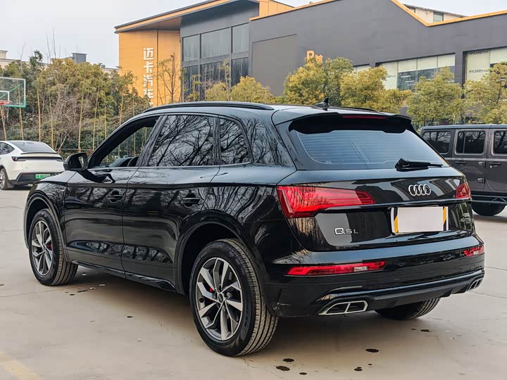 Фото 4 - Audi Q5L