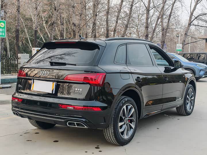 Фото 6 - Audi Q5L