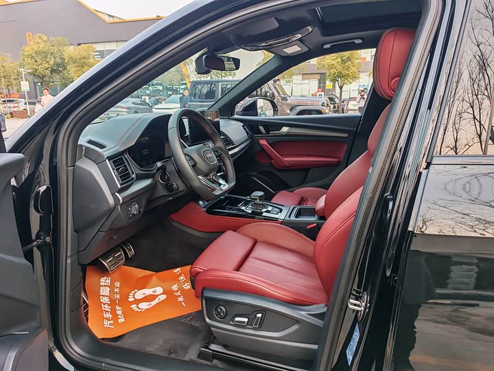 Фото 7 - Audi Q5L