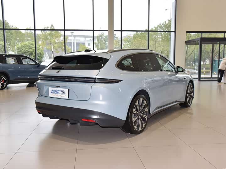 Фото 7 - Nio ET5T