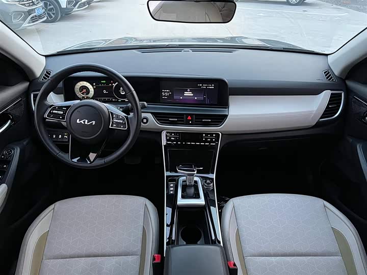 Фото 6 - Kia Seltos