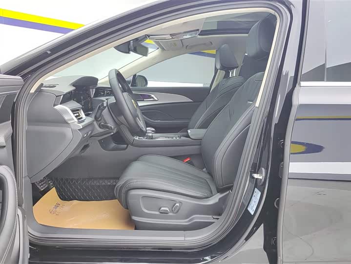 Фото 9 - Hongqi H5