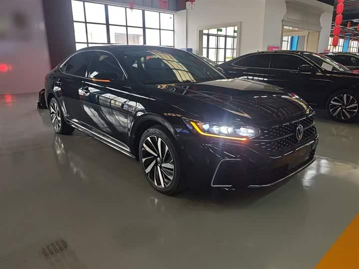 Фото 4 - Volkswagen Passat