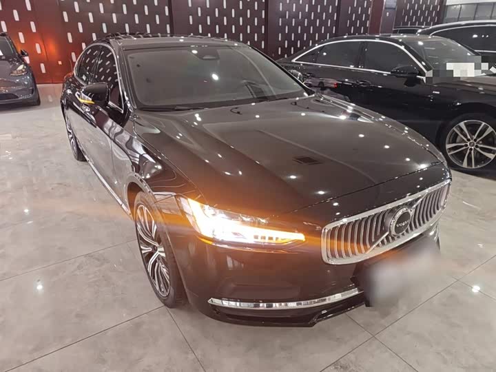 Фото 4 - Volvo S90