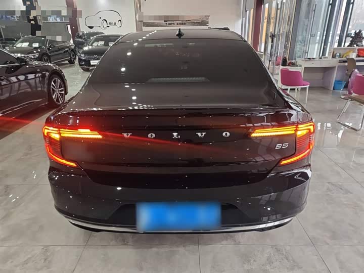 Фото 6 - Volvo S90