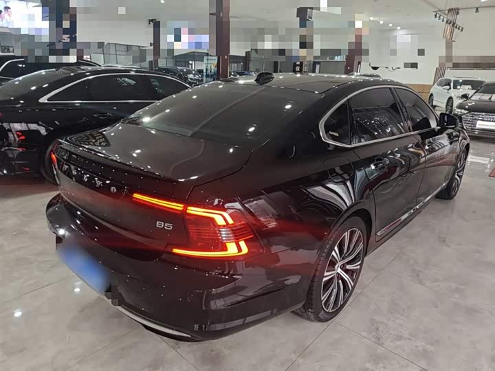 Фото 7 - Volvo S90