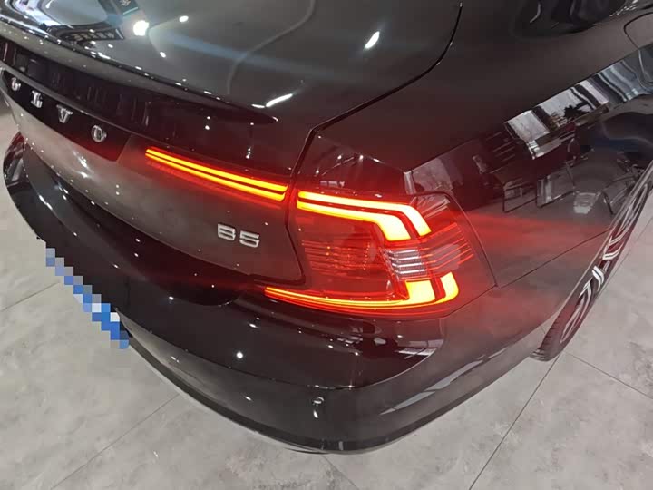 Фото 8 - Volvo S90