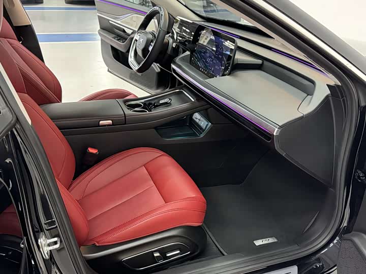 Фото 3 - XPeng P7