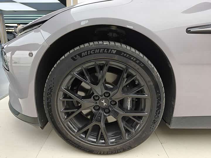 Фото 3 - XPeng P7