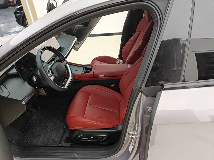 Фото 8 - XPeng P7