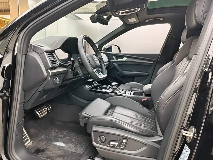 Фото 8 - Audi Q5L