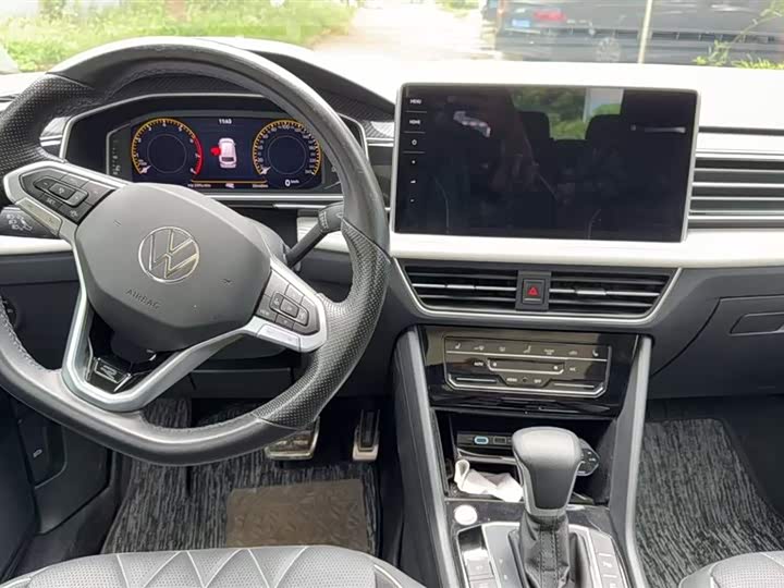 Фото 6 - Volkswagen Tiguan L Pro