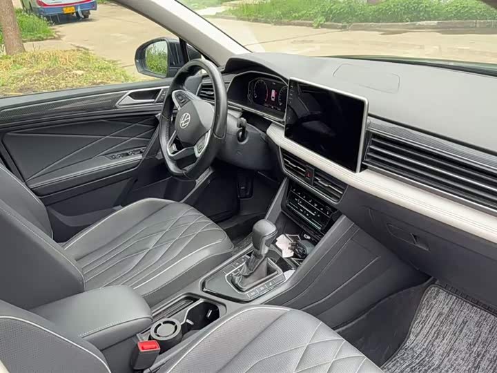 Фото 7 - Volkswagen Tiguan L Pro