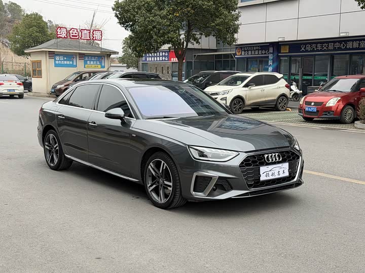 Фото 3 - Audi A4L