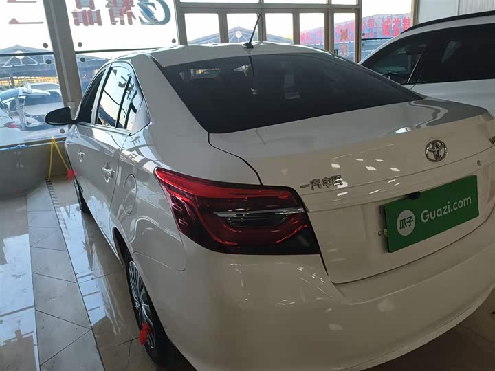 Фото 5 - Toyota Vios