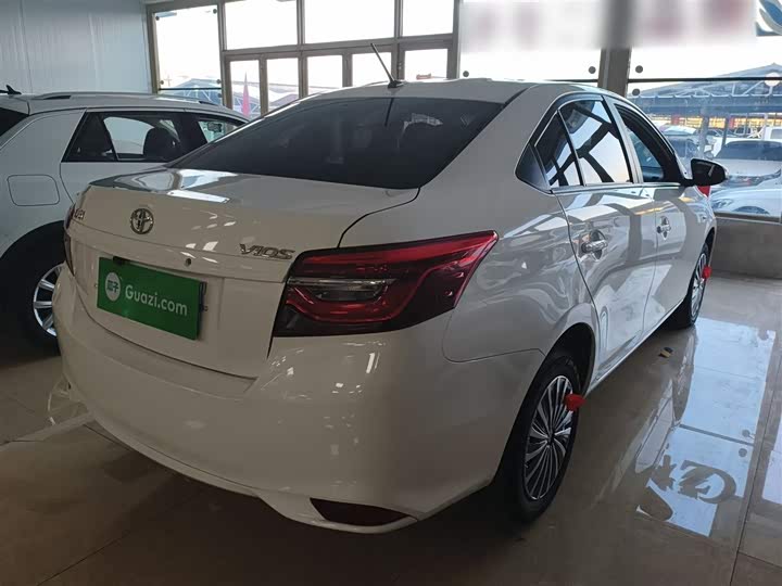 Фото 7 - Toyota Vios