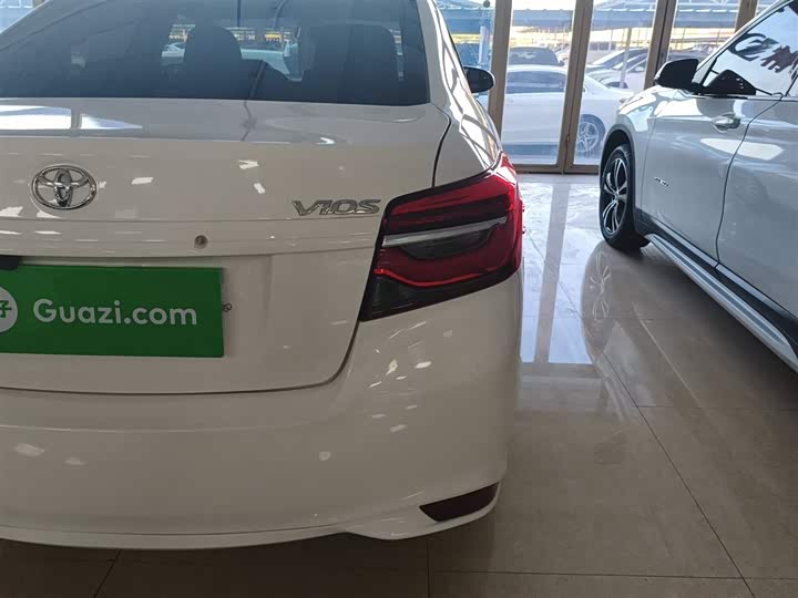 Фото 8 - Toyota Vios