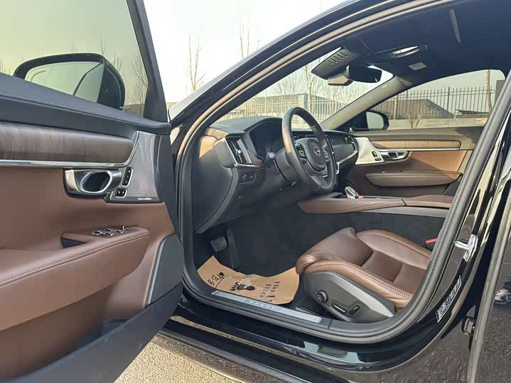 Фото 7 - Volvo S90