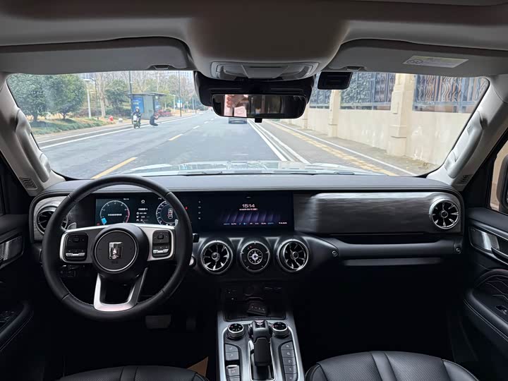 Фото 7 - Tank 300