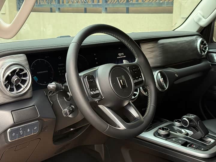 Фото 8 - Tank 300