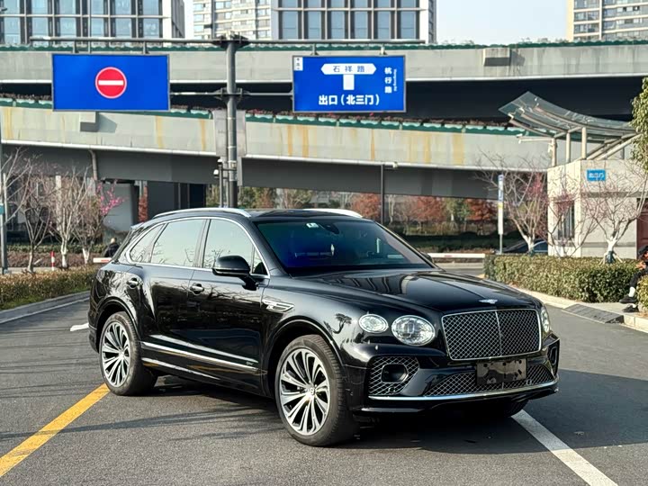 Фото 2 - Bentley Bentayga Hybrid