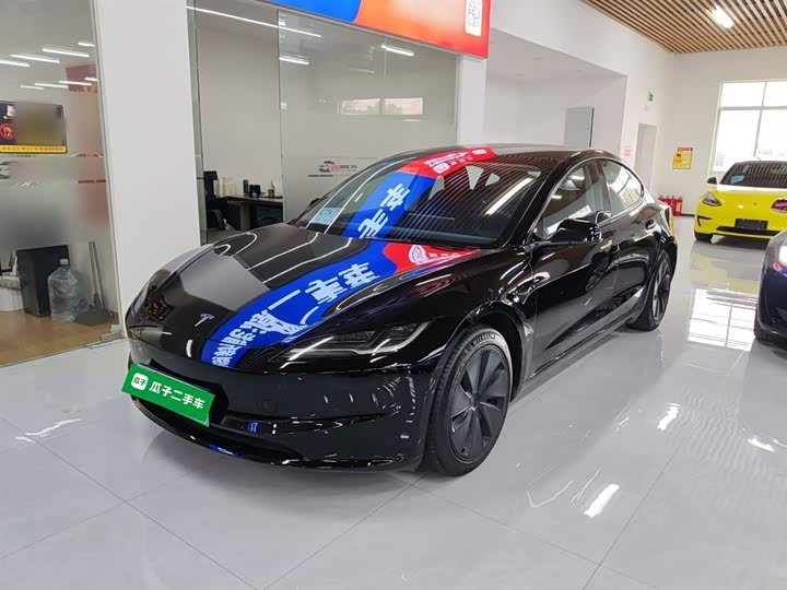 Фото 1 - Tesla Model 3